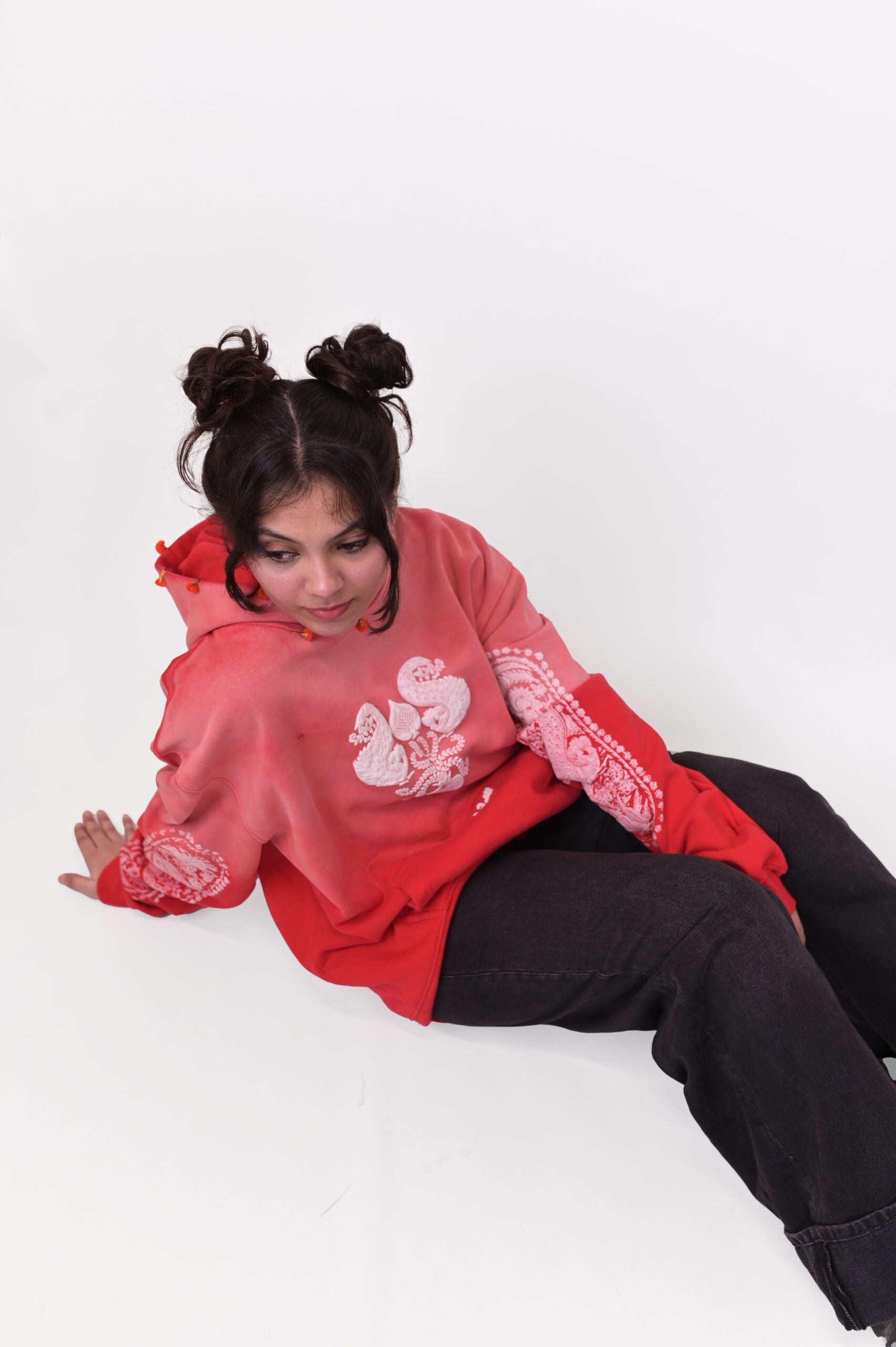 MASTOOR HOODIE